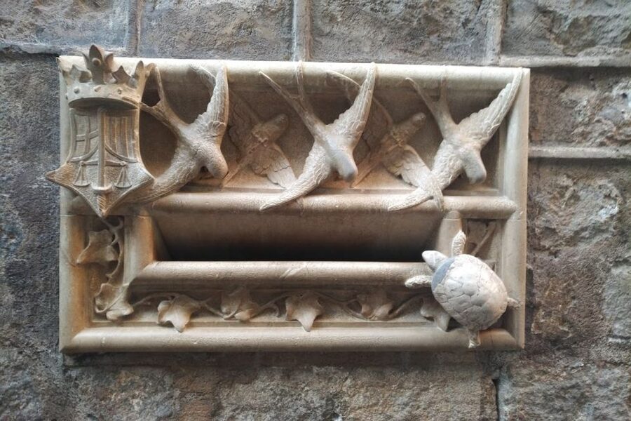 Barcelona: Gothic Quarter Walking Tour with Optional Tapas - Plaza del Rei, Plaza del Pi, and the Transition to Civic Barcelona