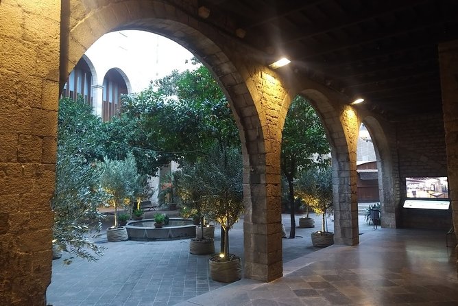 Barcelona Gothic Quarter Walking Tour with Tapas - Pont del Bisbe, the Gothic Photo Spot With Stories Behind It
