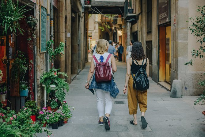Barcelona & Gothic to Modern. Regular Tour - MUHBA Temple dAugust: when Roman Barcelona becomes a visible part of your walk