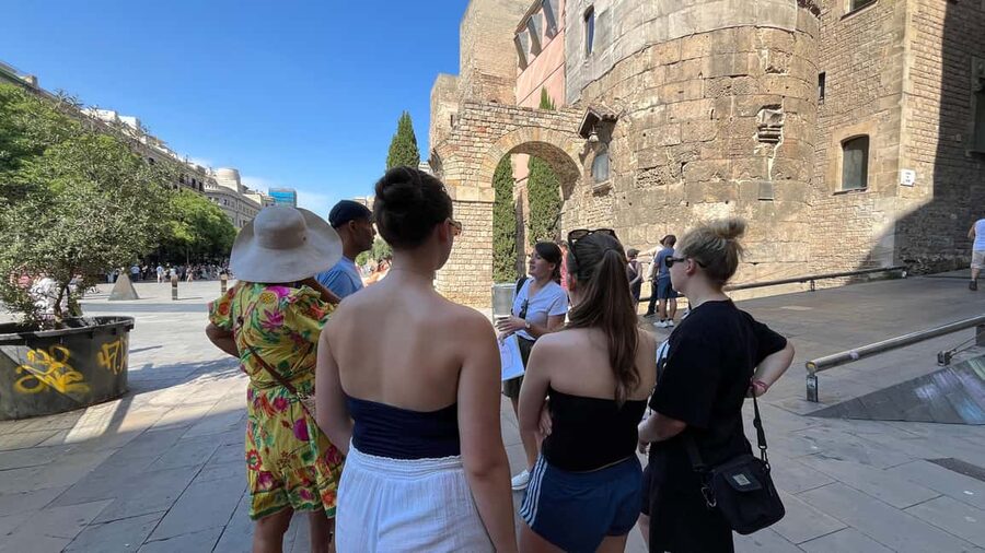 Barcelona Gothic WalkingTour: Roman Walls & Hidden Courtyard - Roman Aqueduct to Roman walls, why this start matters