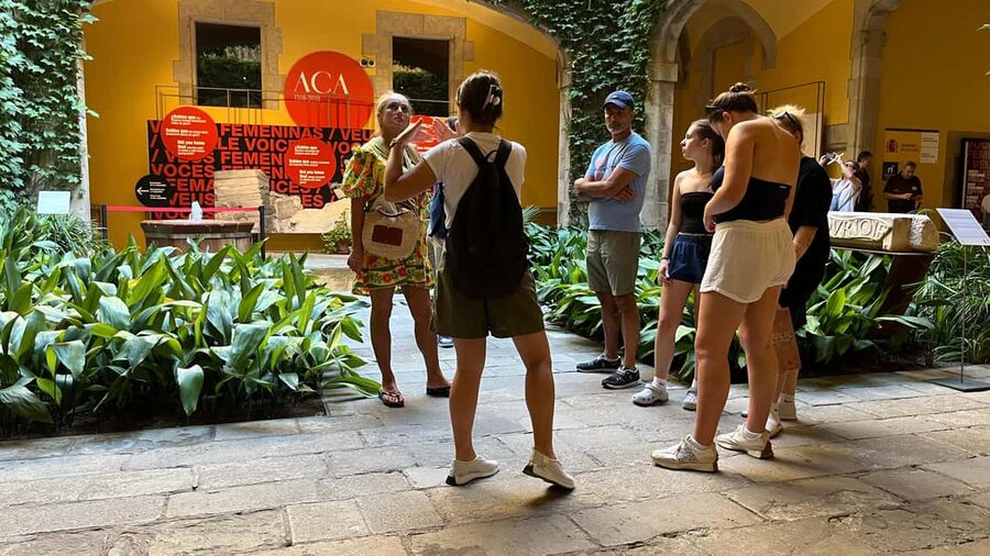 Barcelona Gothic WalkingTour: Roman Walls & Hidden Courtyard - Barcelona Cathedral: more than a big church facade