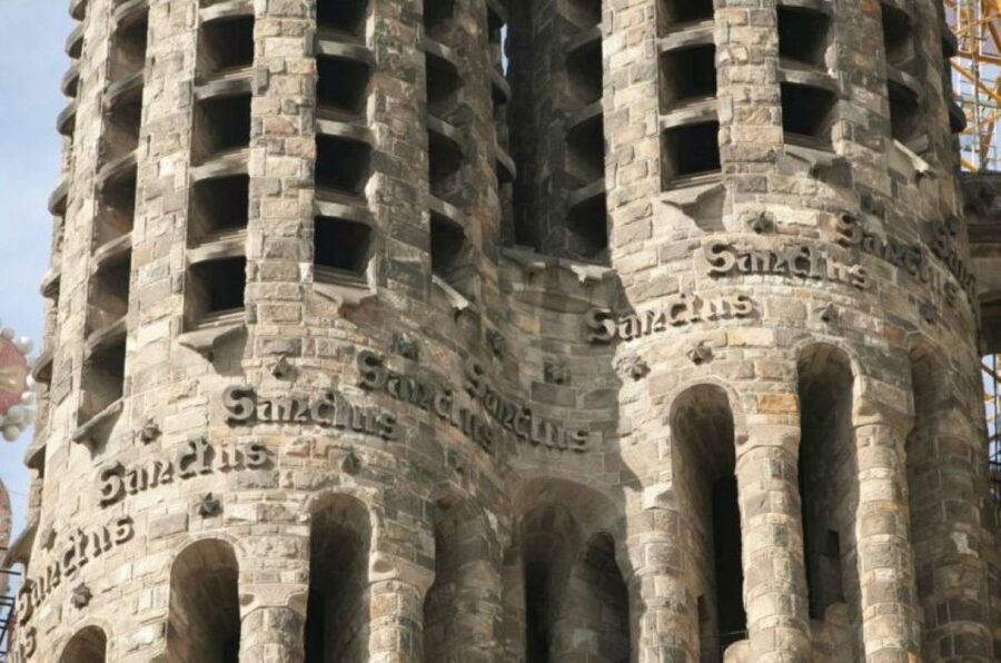 Barcelona: Guided Sagrada Familia Tour & Skip-The-Line Entry - Price and value: what $152 really buys you
