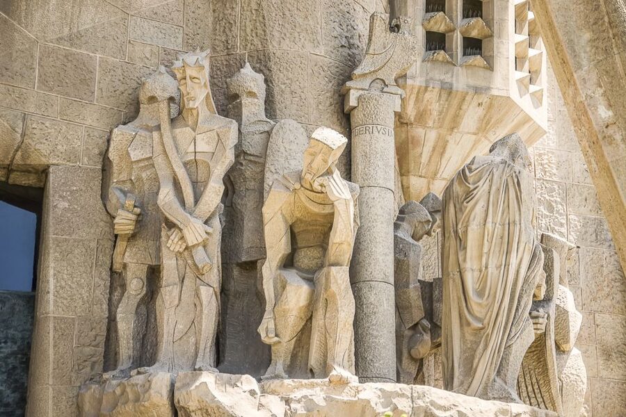 Barcelona: Guided Tour of Sagrada Familia - Skip-the-line access: how you actually benefit