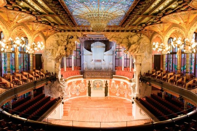 Barcelona Guitar Trio & Dance at the Palau de la Musica - Palau de la Música Catalana turns a concert into a story