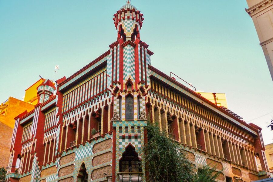 Barcelona: Half Day Tour on Sidecar Motorcycle - The extended option: Sant Pau, Park Güell, Casa Vicens, and Garcia