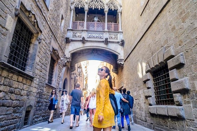 Barcelona Helicopter, Sailboat & Old Town Private Walking Tour - Passeig de Gràcia: where Casa Batlló and La Pedrera become more than photos