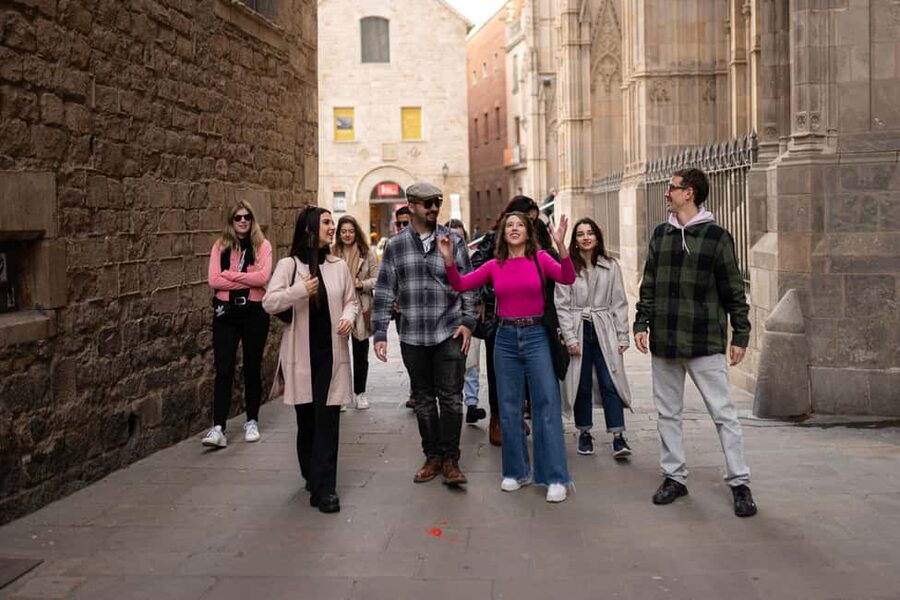 Barcelona: Hidden Gems Walking Tour Including 10+ Sights - Quick Hits