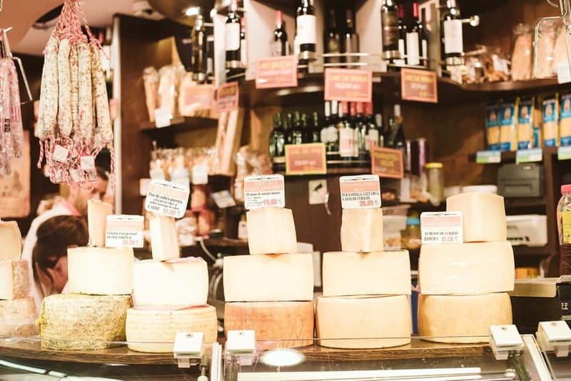 Barcelona: Hidden Markets, Tapas & Paella Food Tour - 3 hours, 7 stops, and enough food for breakfast and lunch