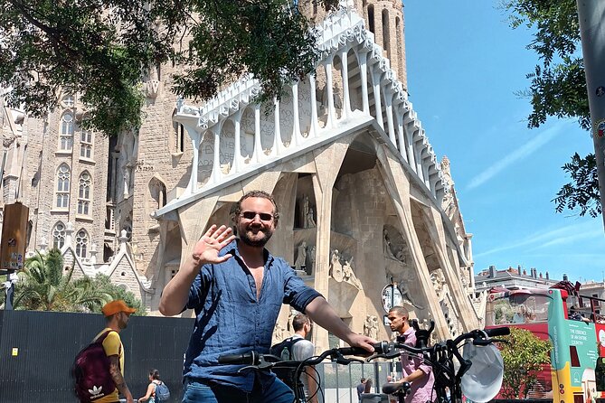 Barcelona Highlights Bike Tour - Parc de la Ciutadella: green space, a fountain, and the “mammoth”