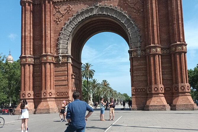 Barcelona Highlights Bike Tour - Gothic Quarter to Port Vell: your orientation ride begins at Plaça la Merçe