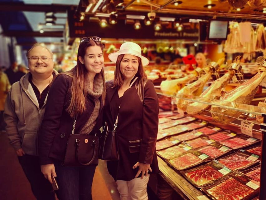 Barcelona: Highlights & Gems Private Tour with Tapa & Drink - Why this 3-hour private walk works in Barcelona