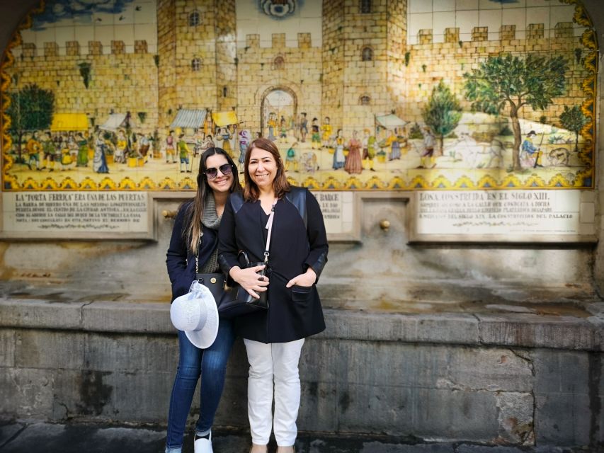 Barcelona: Highlights & Gems Private Tour with Tapa & Drink - La Boqueria market stop: what you get and how to use it