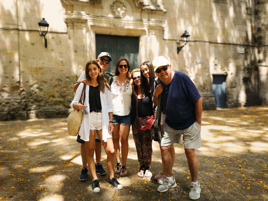 Barcelona: Highlights & Gems Private Tour with Tapa & Drink - Price and value at $93 per person