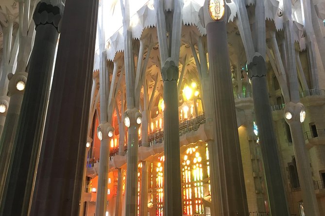 Barcelona: Highlights of Sagrada Familia Max 6 People Guided Tour - Early entry plus skip-the-line: what it really buys you