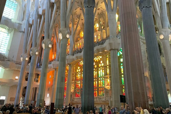 Barcelona Highlights Private Tour - Olympic Ring drive-by and Montjuïc Castle area by car