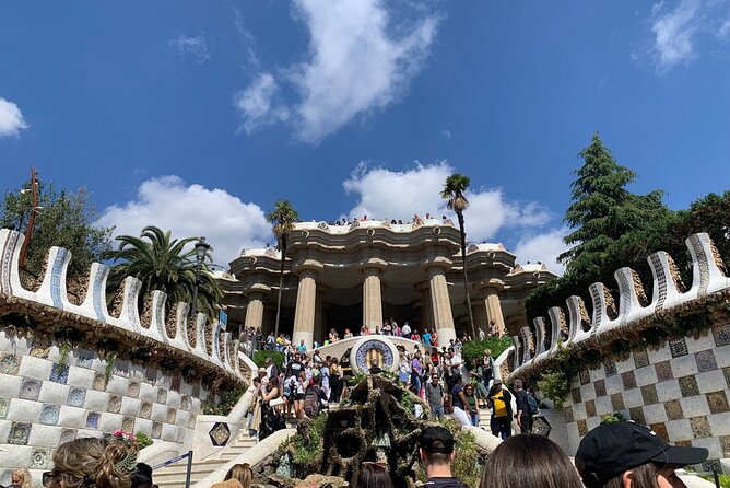 Barcelona Highlights Private Tour - Price and logistics: when transport-only is a mismatch
