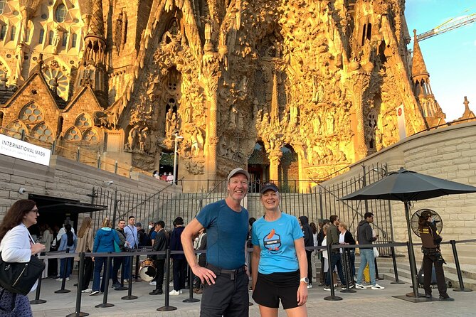 Barcelona Highlights Running Tour - Sagrada Família in 10 minutes: how to use the time well