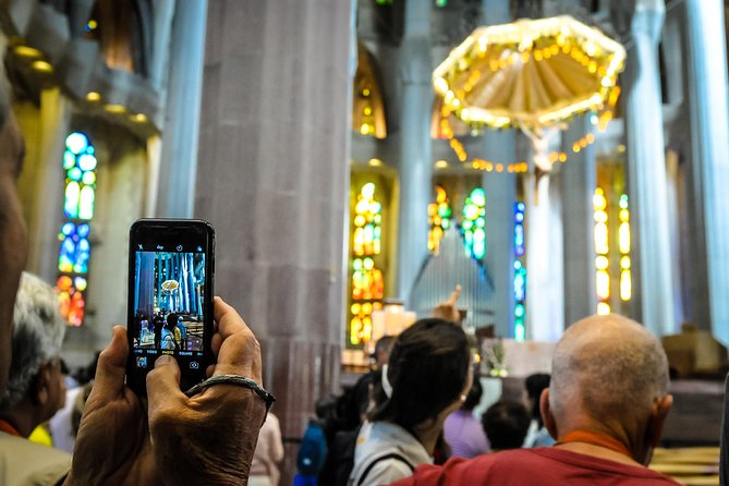 Barcelona Highlights & Sagrada Familia Tour: Priority Access - The guide experience matters more than you think