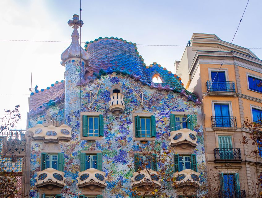 Barcelona Highlights: The Best of Gaudi On Segway - L’Eixample and Passeig de Gràcia, where Modernisme gets specific
