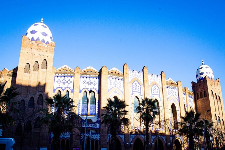 Barcelona Highlights: The Best of Gaudi On Segway - Arc de Triomf and the 1888 World Expo link