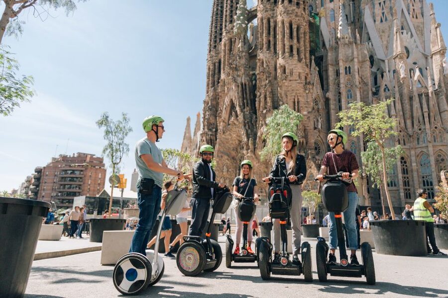 Barcelona Highlights: The Best of Gaudi On Segway - How the 21st century shows up in your route