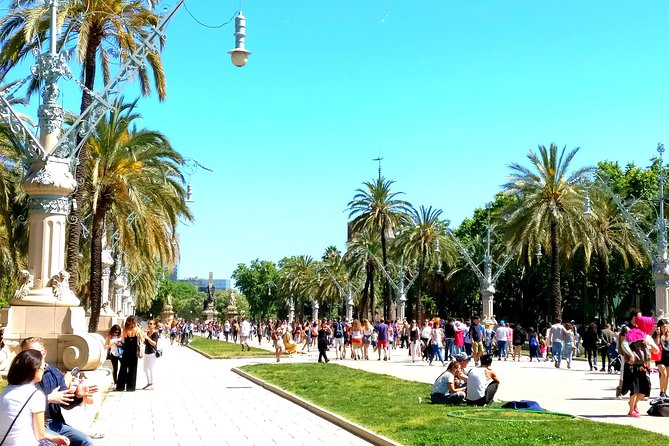 Barcelona Highlights with a Local Friend - Las Ramblas, Port Vell, and a sea-air reset