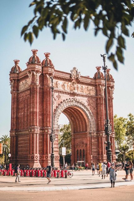 Barcelona Historic Guided Tour - Languages, local recs, and how to keep the story going after the tour