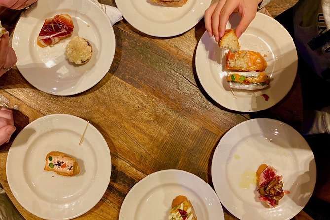 Barcelona Historic Walking Tour and Food Experience - From independence movements back to medieval streets