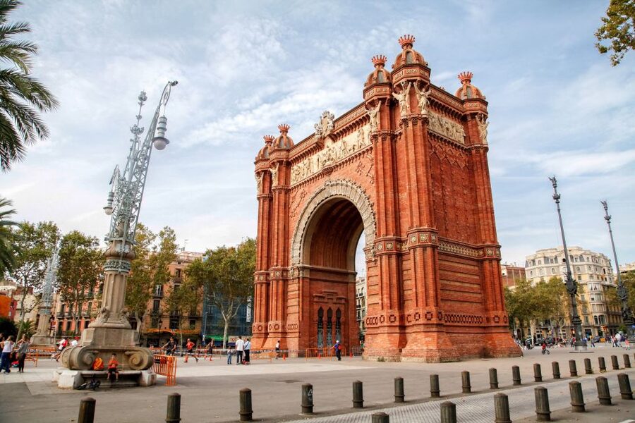 Barcelona Historical 3-Hour Bike Tour - Port Vell, waterfront energy, and finishing near Palau de la Música Catalana