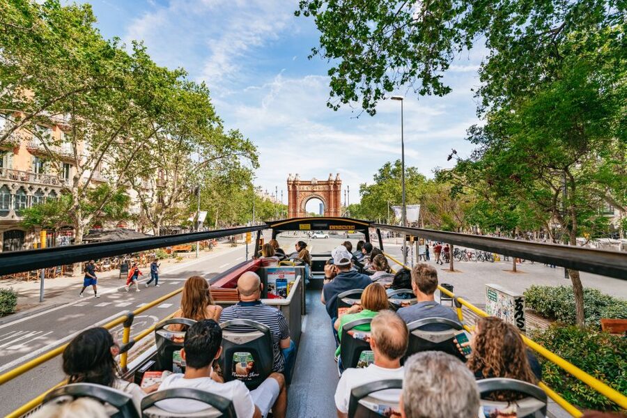 Barcelona: Hop-On Hop-Off Bus & Aquarium Tour - The One Real Downside: Stop Signage and Boarding Clarity