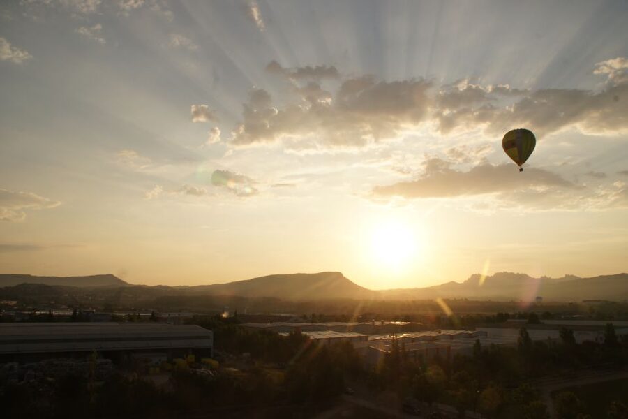 Barcelona: Hot Air Balloon Flight Experience - Pick-Up and Meeting Point: the Morning Logistics That Matter