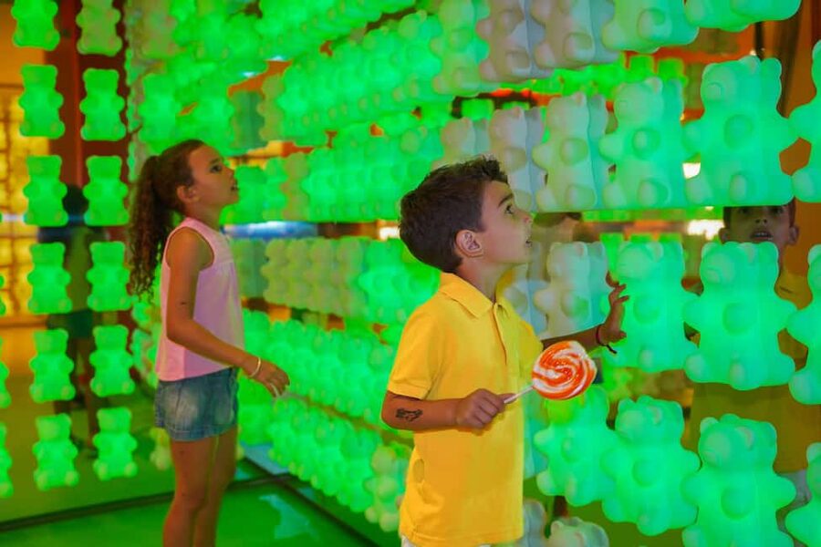 Barcelona: House of Candy Ticket Entrance - Café and shop at the end, plan your souvenirs