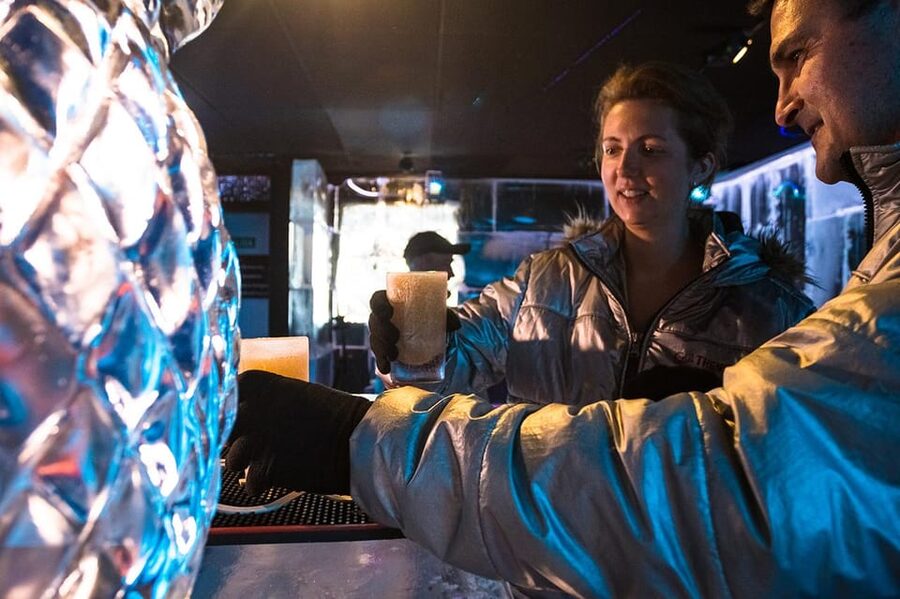Barcelona: Ice Bar and Terrace Drinks Romantic Package - Key points before you go