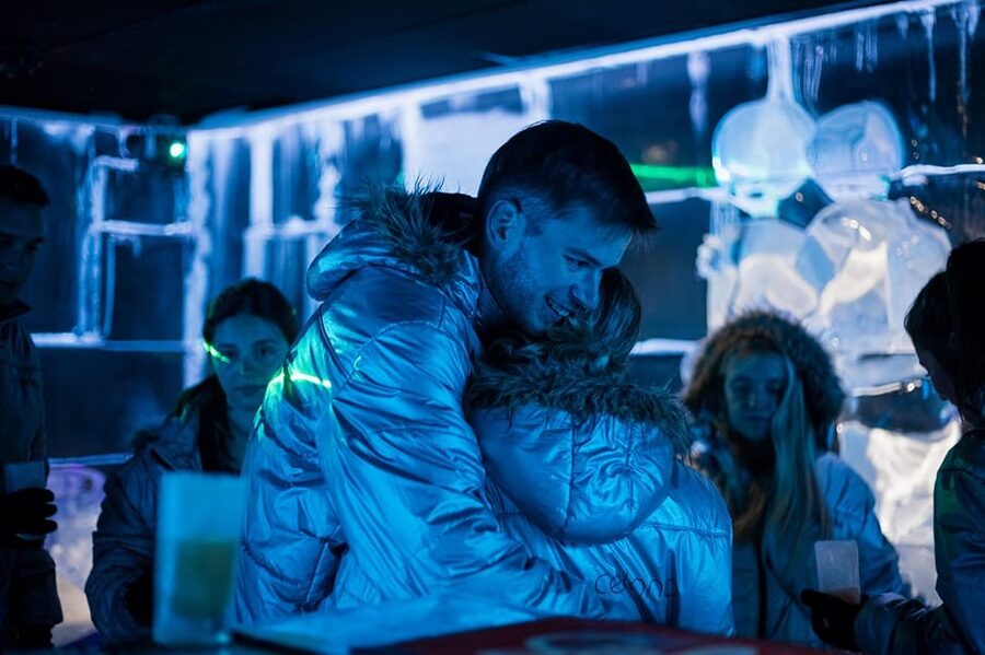 Barcelona: Ice Bar and Terrace Drinks Romantic Package - Icebarcelona: your first stop in the sub-zero room