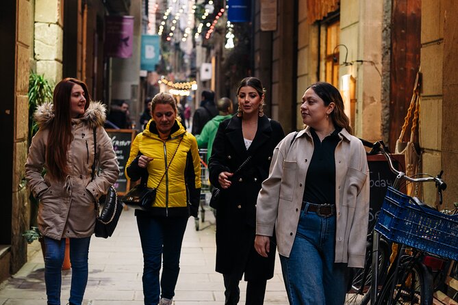Barcelona in 2 Hours: Guided Walk Through History and Sights - Starting at Plaça del Vuit de Març and stepping into Els 4 Gats