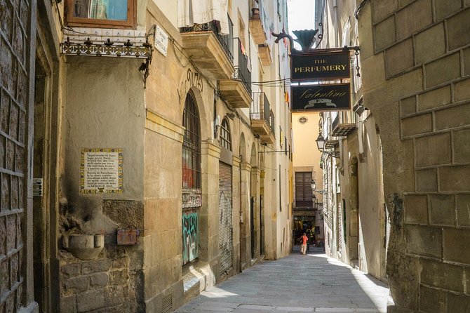 Barcelona Jewish & Gothic Tour - Meeting at Conesa Entrepans, then stepping into the Gothic Quarter
