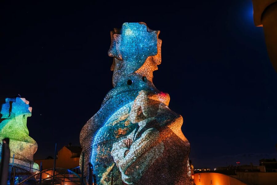 Barcelona: La Pedrera Night Experience - Who this tour suits best
