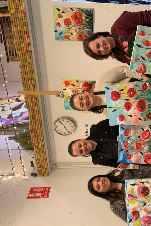 Barcelona: Learn to paint, sip wine, enjoy snacks & music - The 3-hour flow: from welcome to a finished canvas you can take home