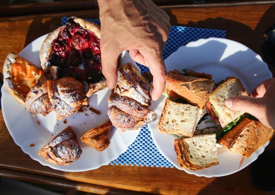 Barcelona: Light Brunch Sailing Experience with Drinks - Light Brunch, Midday Aperitif, or Merienda: How the Food Slot Works