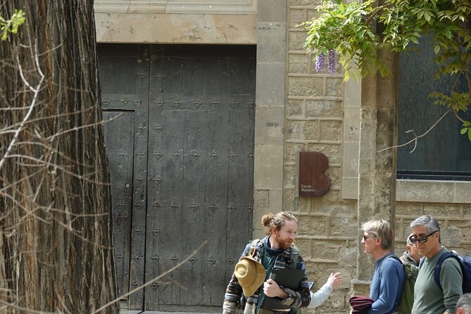 Barcelona Literary Tour - Beyond Orwell and Hemingway - Start at Plaça Reial, end near Plaça de Catalunya