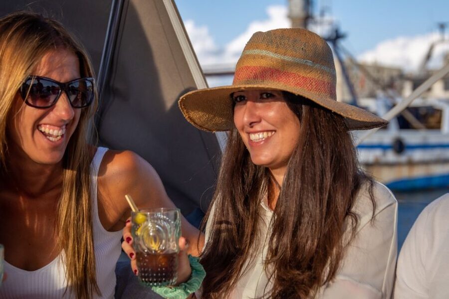 Barcelona: Local Tapas and Drinks Sailing Adventure Tour - Key reasons this sailing tapas tour works