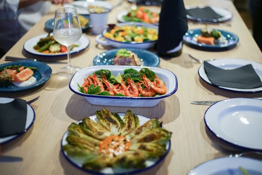 Barcelona: Lunch or Dinner on the Mediterranean Sailing Tour - From Port Olímpic to Open Water, With a Welcome Drink