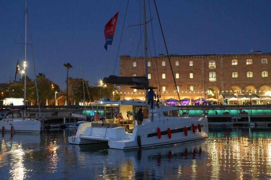 Barcelona: Lunch or Dinner on the Mediterranean Sailing Tour - What to Expect Day-Of: The Flow From Aperitif to Return