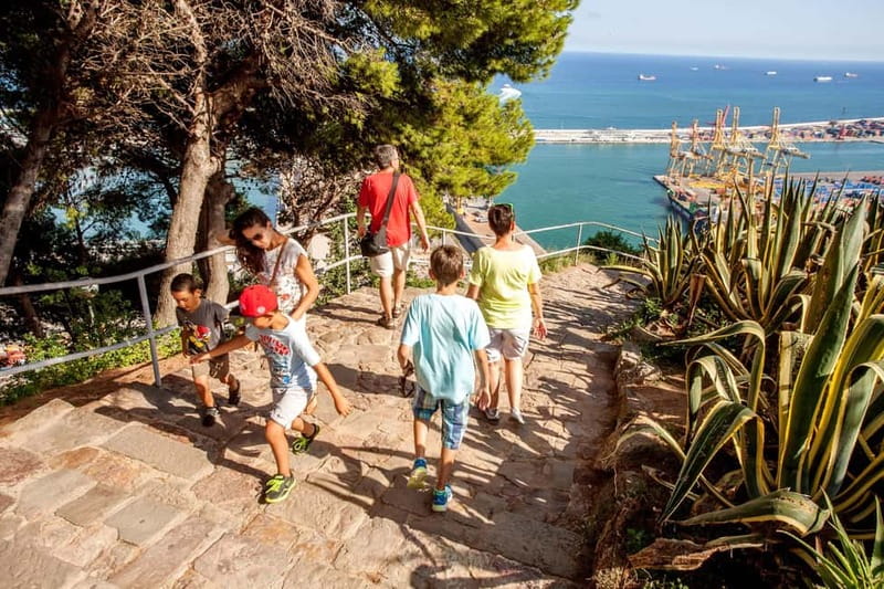 Barcelona: Montjuïc Cable Car Roundtrip Ticket - Where to Eat and Sit With a View (Without Making a Whole Day of It)