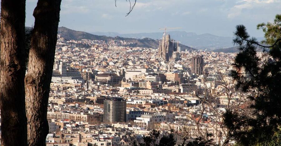 Barcelona: Montjuïc Walking Tour With Optional Flamenco Show - Where You Start: Montjuïc Castle and the Best First Impression