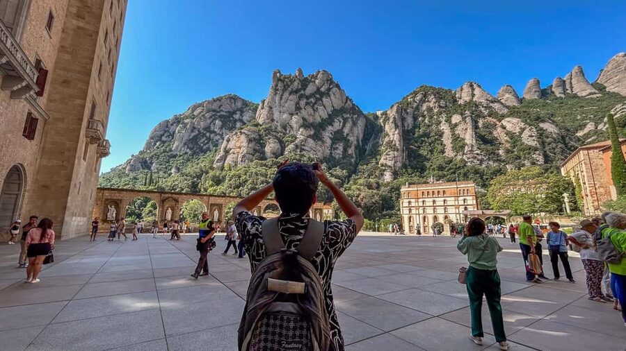 Barcelona: Montserrat, Black Madonna, Rack Railway & Liquors - Key things to know before you go