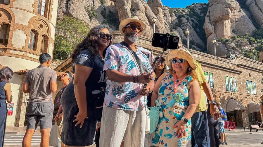 Barcelona: Montserrat, Black Madonna, Rack Railway & Liquors - Meeting point and what to wear for the day