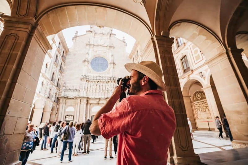 Barcelona: Montserrat, Cogwheel, Black Madonna & Winery Tour - Barcelona to Montserrat: getting there without losing your day