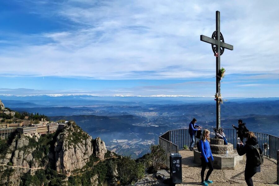 Barcelona: Montserrat Monastery & Hiking Off the Beaten Path - Free time at the monastery and the farmers market stop