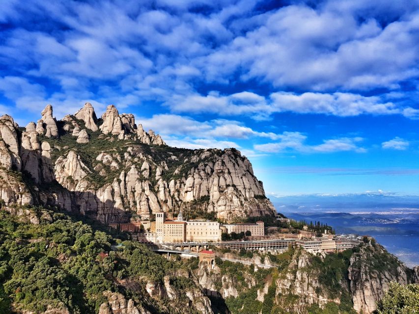 Barcelona: Montserrat Nature Experience and Monastery Visit - How the monastery visit feels: Basilica first, then the museum
